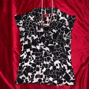 {Sunny Leigh} Ruffle & Flowy Blouse ❤️